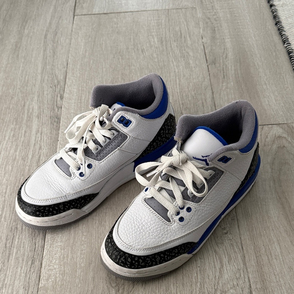Jordan women White and Blue Sneakers